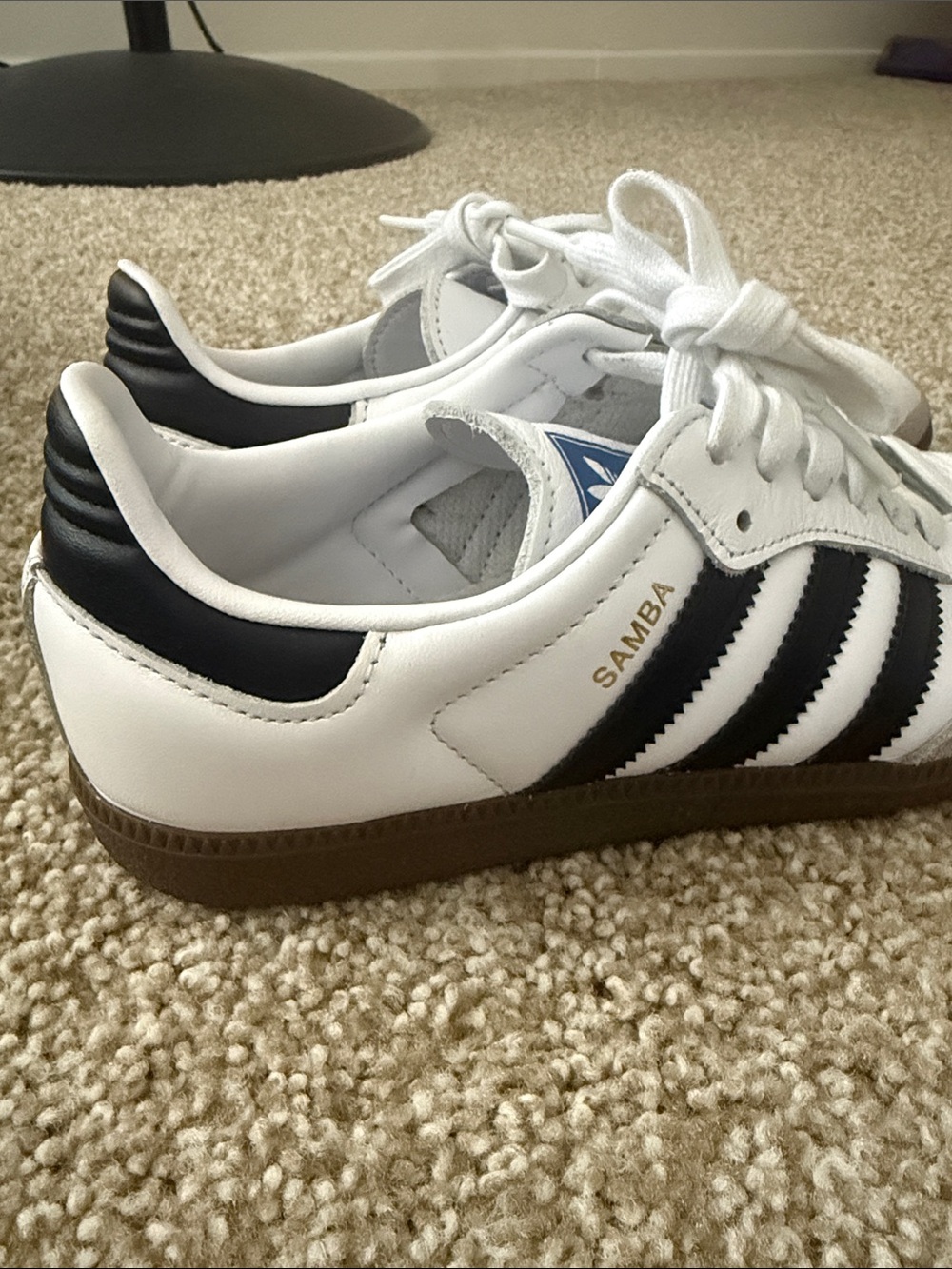 Classic Men's White and Black Sambas - Picture 2 of 6